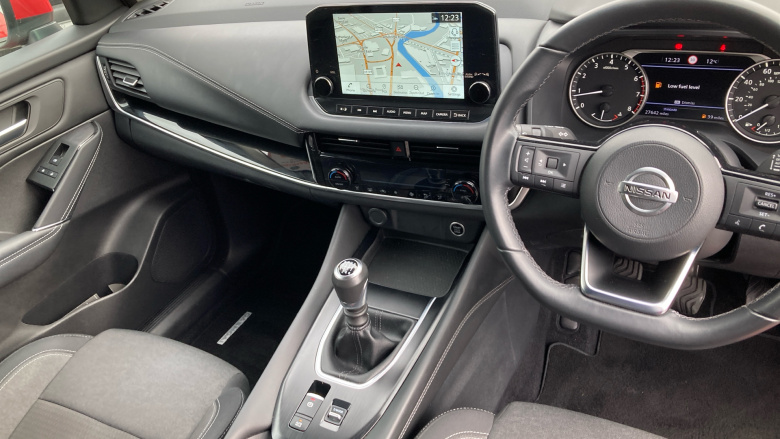 Nissan Qashqai 1.3 DiG-T MH N-Connecta 5dr Petrol Hatchback